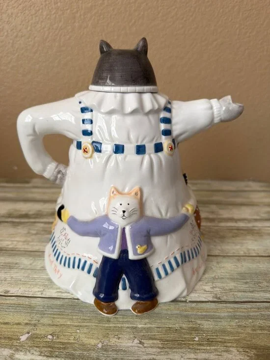 Dept 56 Three Little Kittens Storybook Collection Ceramic Teapot Cookie Jar - Picture 7 of 16